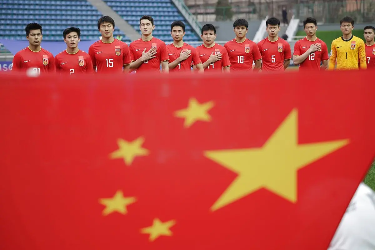 足球场扇巴掌 假摔 足球场扇巴掌 假摔